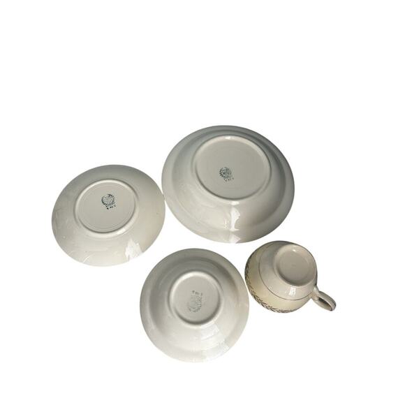 Taylor Smith & Taylor “Daphne” Cream Gold Set 8” Bowl 5” Bowl Teacup and Saucer - Picture 3 of 7